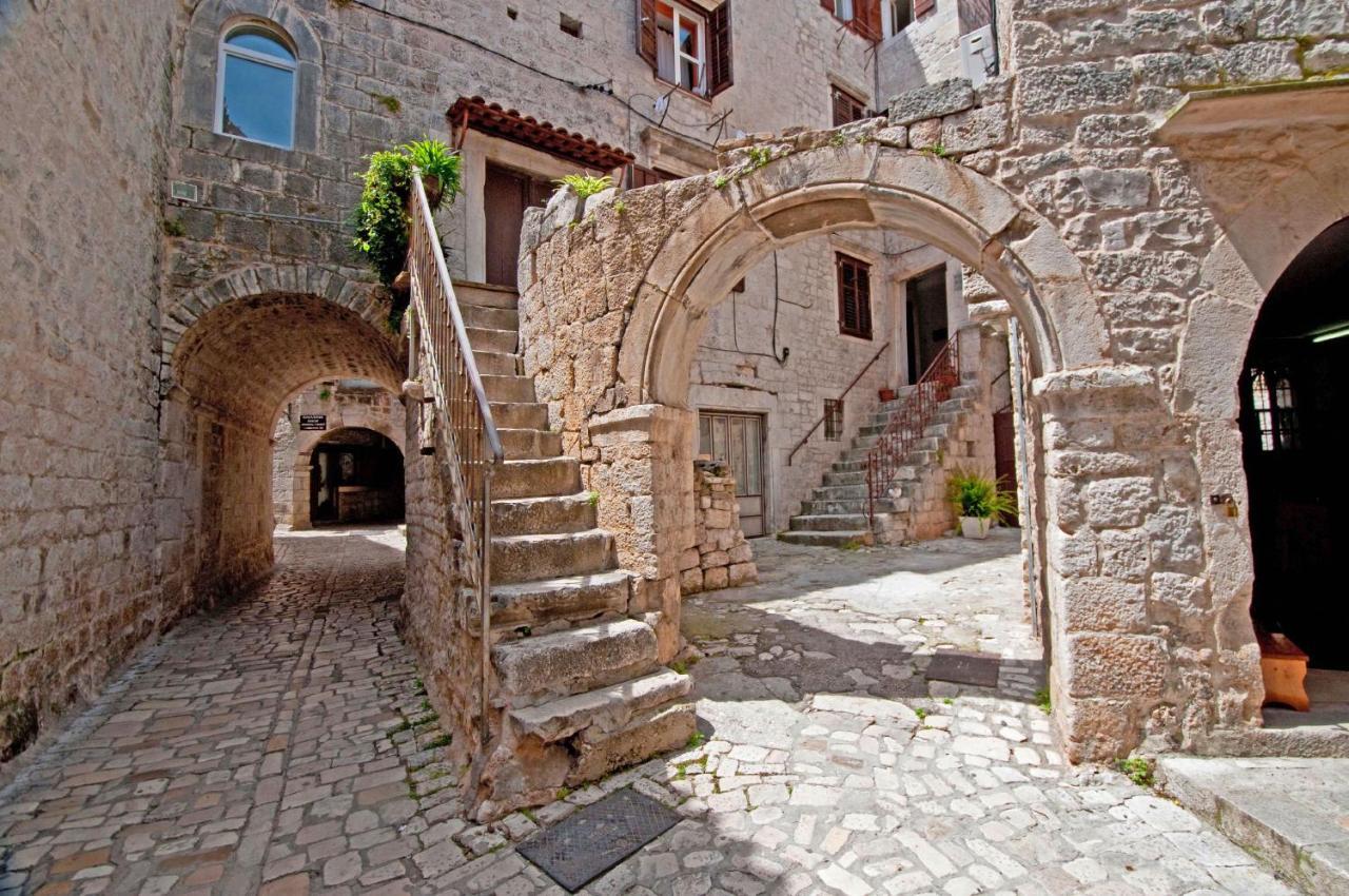 Villa Šmuketa in Trogir Haus für 4-5 Personen Exterior foto